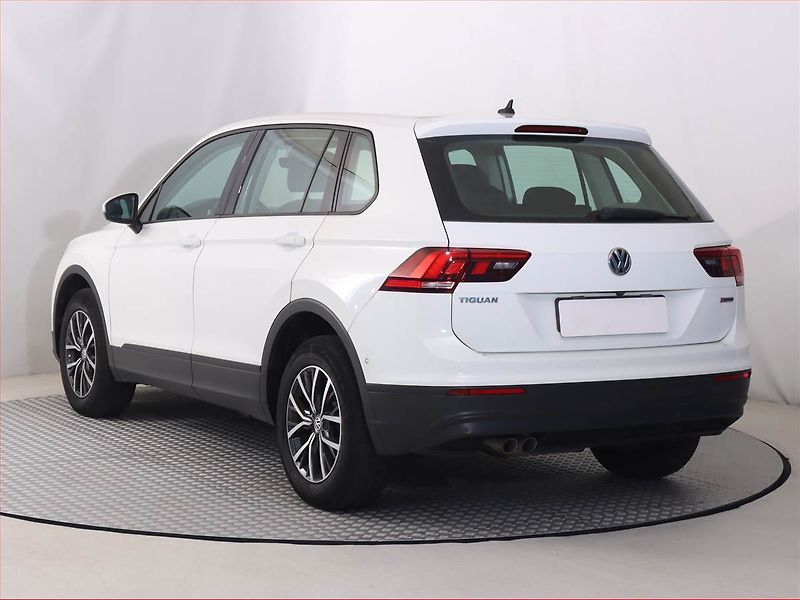 Volkswagen Tiguan (2018) 2.0 TDI, 4X4, Navi, Tempomat - fotka 4 z 20