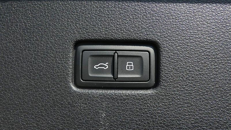 Audi Q8 55 TFSI quattro tiptronic - fotka 23 z 26