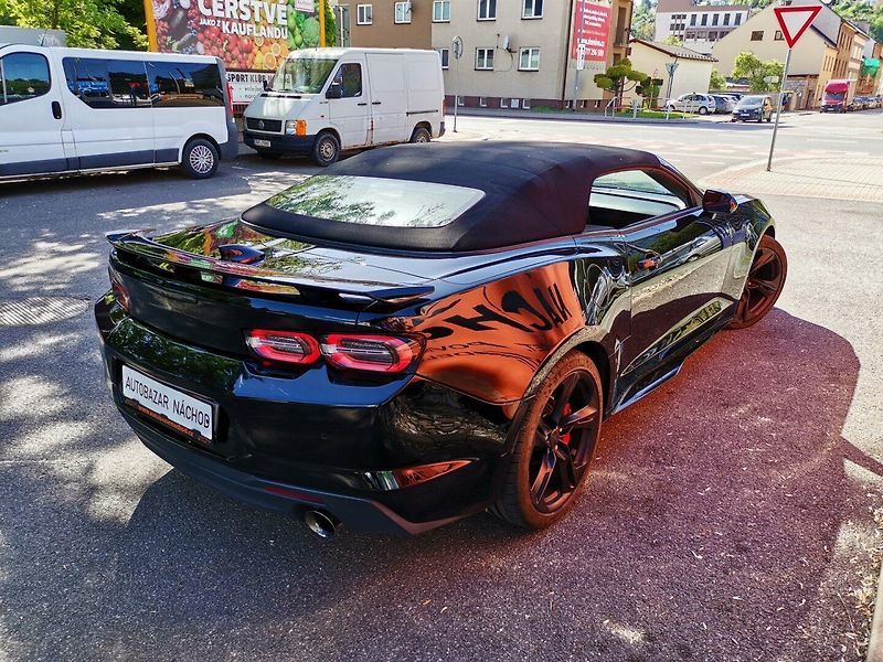 Chevrolet Camaro (2019) 6.2i V8 333kw  453PS Cabrio SS - fotka 38 z 39