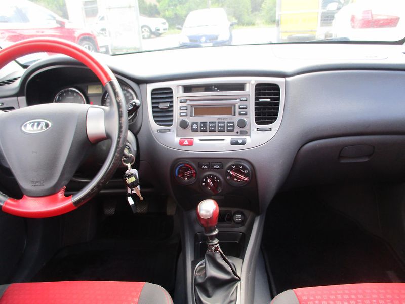 Kia Rio (2008) 1,4 - fotka 7 z 9