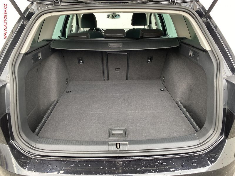 Volkswagen Golf (2015) 2.0 TDi, Lounge, DSG, TZ - fotka 7 z 18