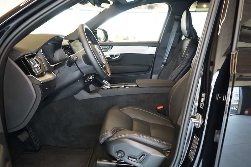 Volvo XC90 B5 PLUS Black Edition, Vzduch - fotka 18 z 49
