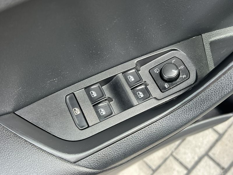 Škoda Karoq (2021) 1.6TDI 85kW STYLE 1.MAJITEL ČR - fotka 14 z 22