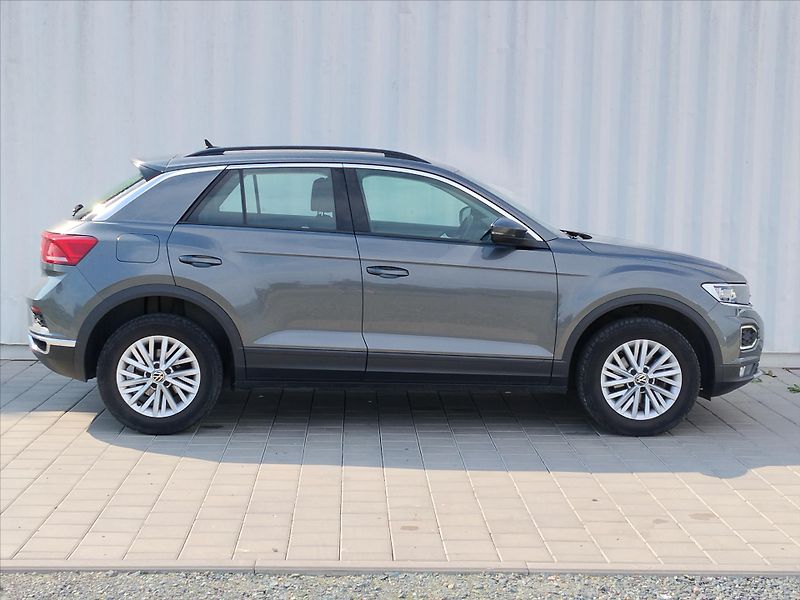 Volkswagen T-Roc 1,5   1,5TSI 110Kw - fotka 26 z 31