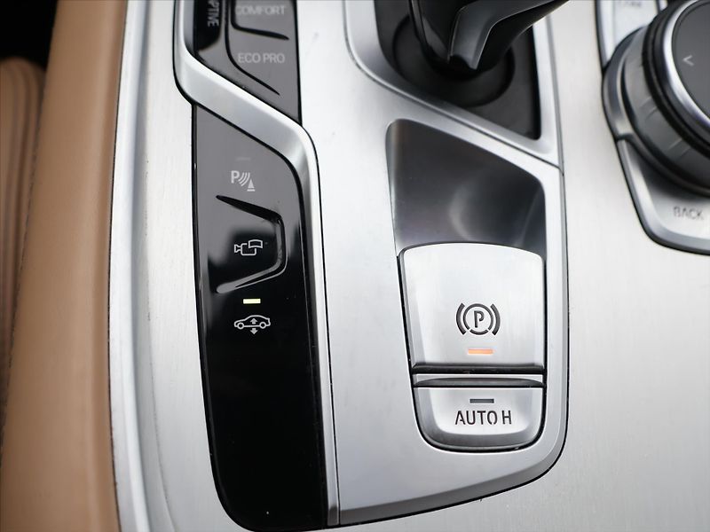 BMW Řada 7 3,0 730LD xDrive CZ DPH - fotka 26 z 38