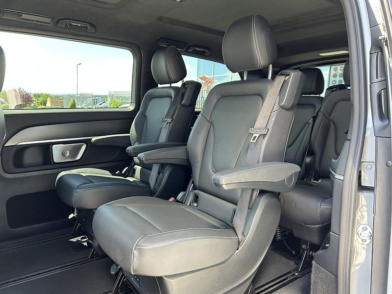 Mercedes-Benz Třídy V V 300d 4MATIC EXCLUSIVE L AMG - fotka 28 z 37