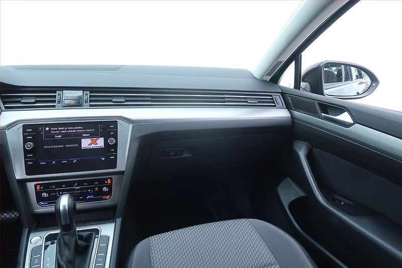 Volkswagen Passat (2022) 2.0 TDI, Automat, Serv.kniha - fotka 8 z 22