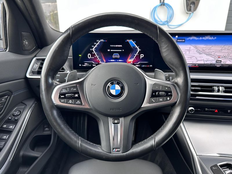 BMW Řada 3 320d xDrive M-Sport Touring - fotka 10 z 33