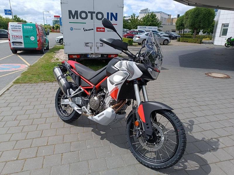 Aprilia Tuareg 660 (2026) Hailstorm White 2025 E5+ (slev - fotografie inzerátu