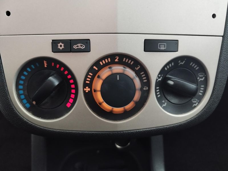 Opel Corsa (2008) 1,4I,66KW,KLIMA,SERVISKA - fotka 21 z 23