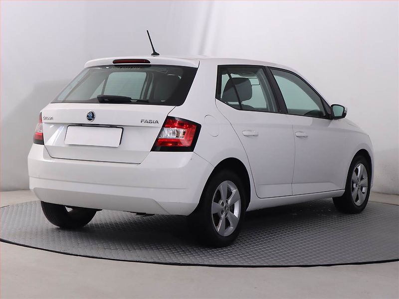 Škoda Fabia (2015) Ambition 1.2 TSI, Serv.kniha - fotka 5 z 16