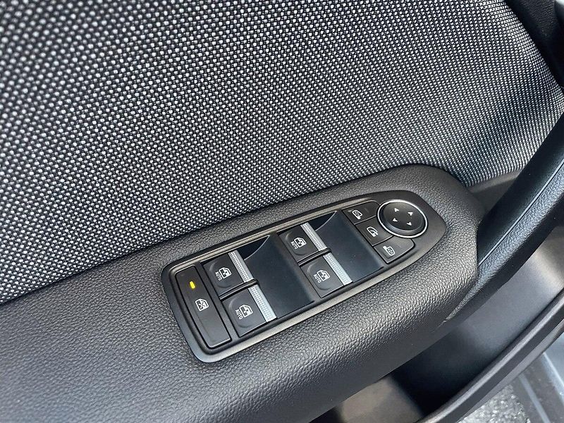 Renault Captur (2025) TECHNO 1,3TCe 160k EDC - fotka 22 z 25