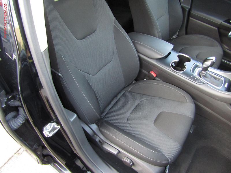 Ford Mondeo (2017) 2.0TDCi, AT, navi, park.asist - fotka 12 z 20