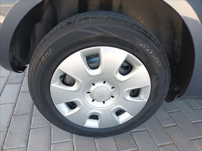 Škoda Fabia 1,4 16V,63KW,KLIMA,PO SERVISU - fotka 27 z 31