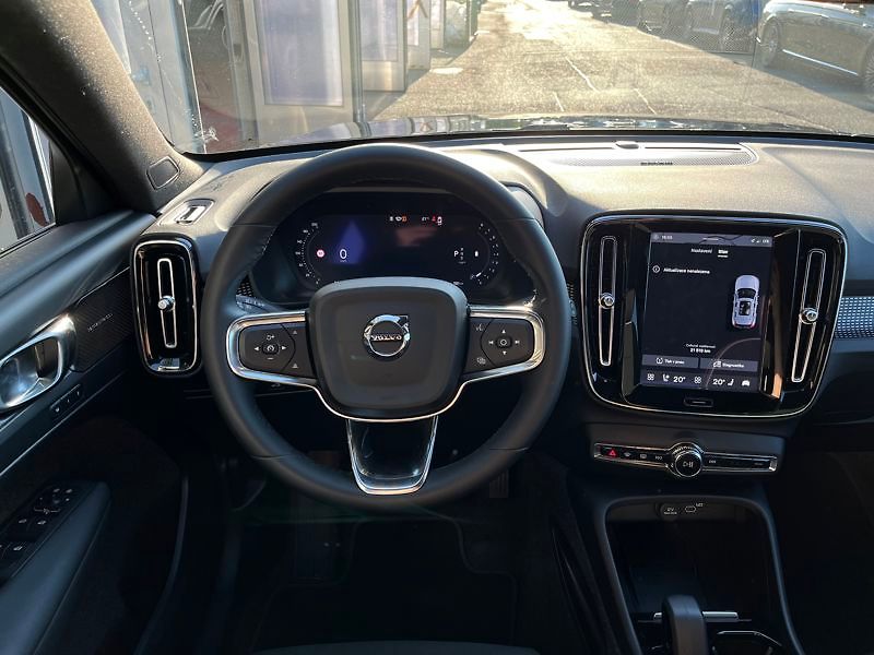 Volvo XC40 B4 Core DCT - fotka 11 z 18