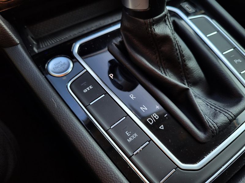 Volkswagen Passat 1.4 TSI PHEV GTE HYBRID - fotka 24 z 48