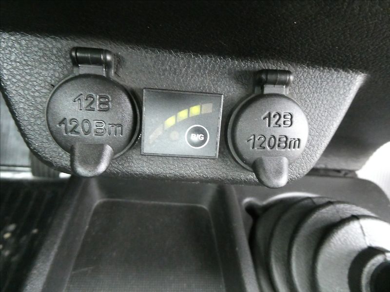 Lada Niva 1,7 i 4x4 61kW LPG, DPH, ČR - fotka 32 z 37