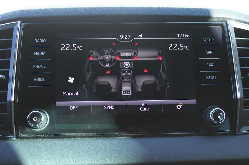 Škoda Karoq 1.6 TDI 85kW AMBITION DPH ČR - fotka 18 z 22