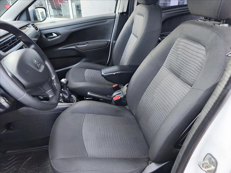 Peugeot 301 1,2 PureTech Allure - fotka 17 z 21