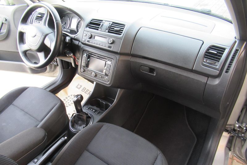 Škoda Roomster 1.2 TSi AUT. KLIMA  NAVIGACE - fotka 11 z 23