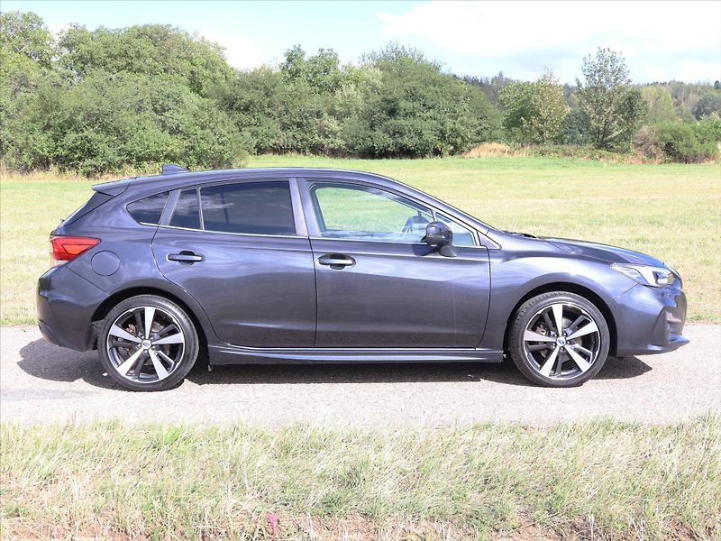 Subaru Impreza 1,6 i Aut. AWD Premium 1.Maj - fotka 8 z 33