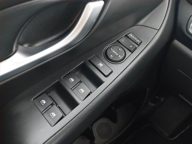 Hyundai i30 (2019) Style 1.4 T-GDI, Automat, Navi - fotka 17 z 19