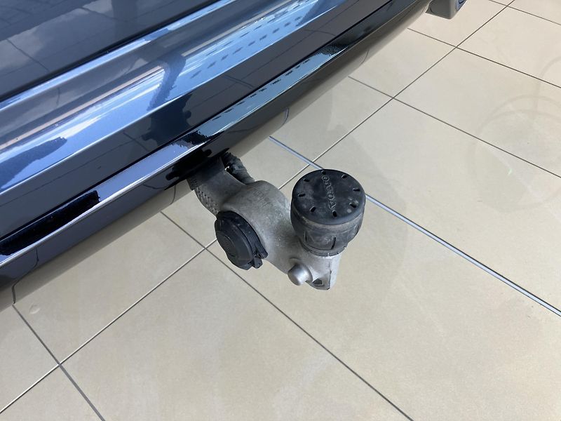 Volvo XC60 T8 eAWD Ultimate Dark - fotka 12 z 54
