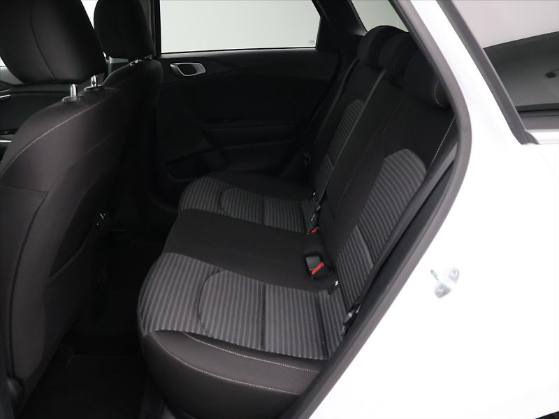 Kia Ceed 1,5 T-GDI 117kW DCT TOP DPH CZ - fotka 14 z 33