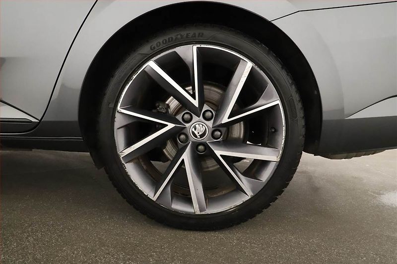 Škoda Superb (2022) Sportline 2.0 TDI - fotka 20 z 20