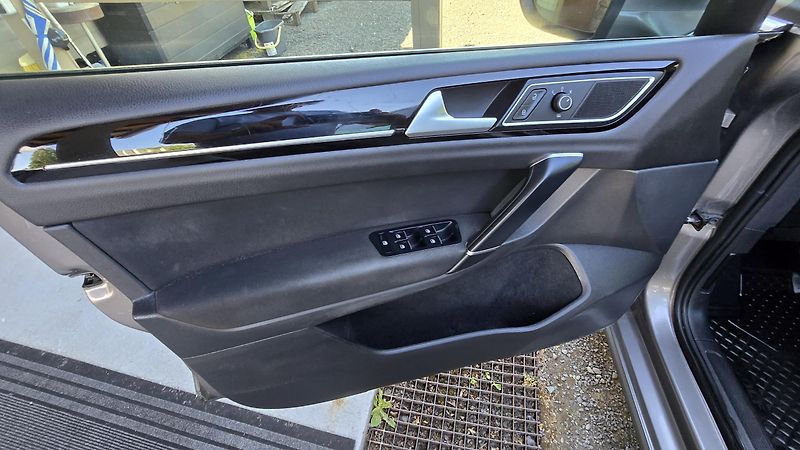 Volkswagen Golf Sportsvan 1.4TSi HIGHLINE TECH  1MAJITEL - fotka 19 z 42