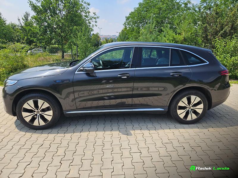Mercedes-Benz EQC (2022) 4MATIC 80 kWh - fotka 2 z 17