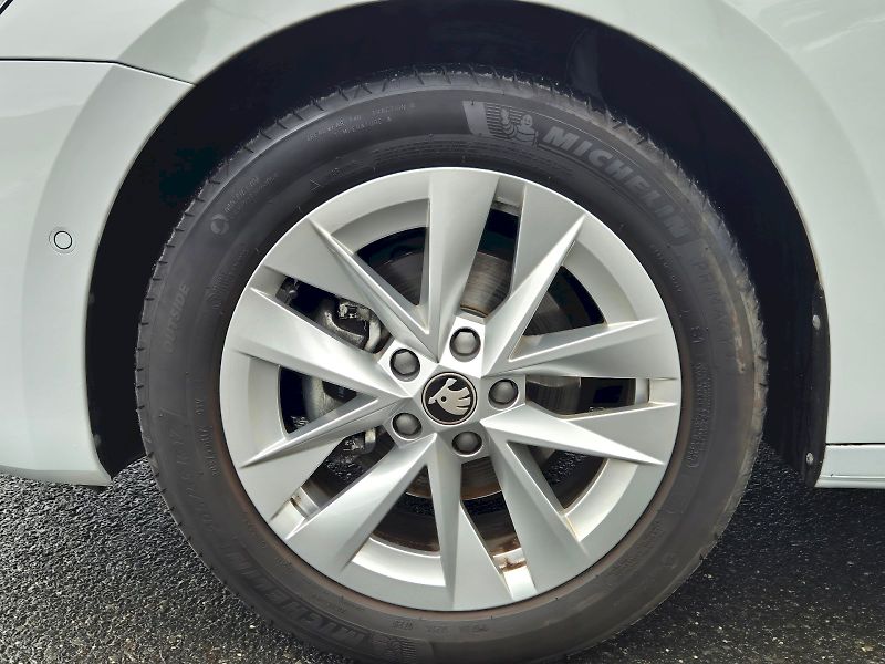 Škoda Octavia (2025) Top Selection 1.5TSi 110kW 6°m - fotka 30 z 30