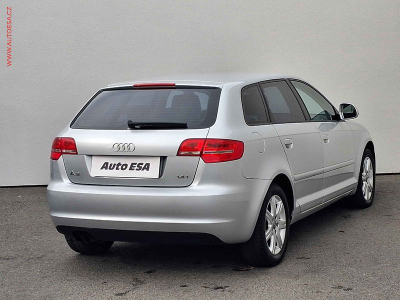 Audi A3 (2009) 1.4 TFSi, Attraction, AC - fotka 4 z 14