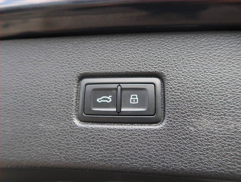 Audi Q7 (2016) S-Line 3.0 TDI - fotka 30 z 30