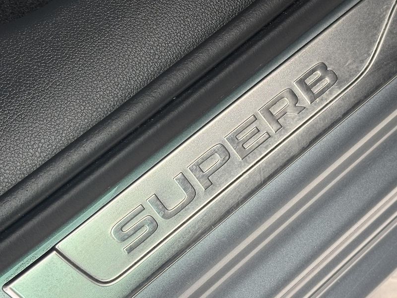 Škoda Superb (2020) 2.0TDi DSG Sportline ACC Kessy - fotka 46 z 50