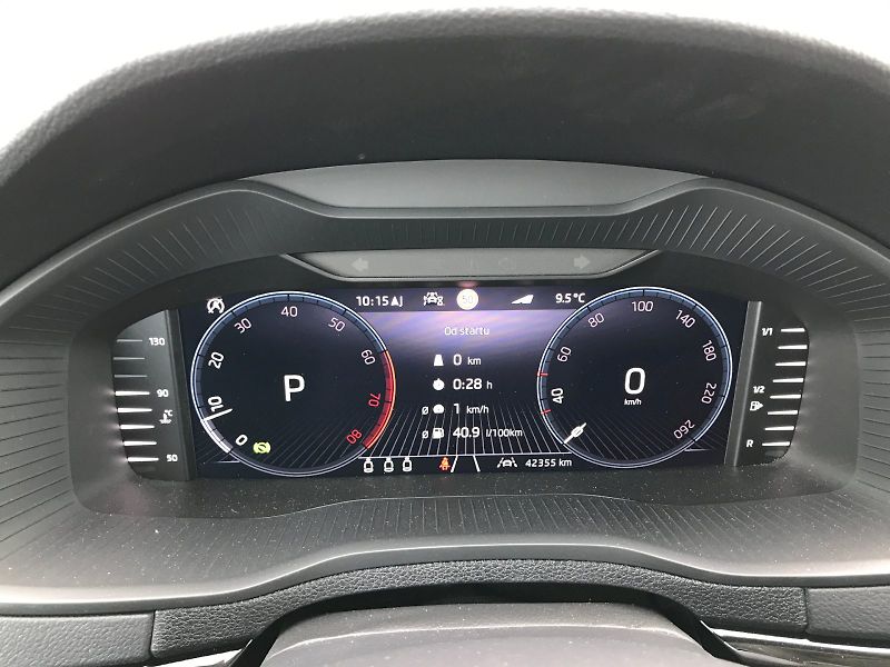 Škoda Karoq (2025) 1.5 TSI / 110 kW / 7DSG / Top - fotka 19 z 29
