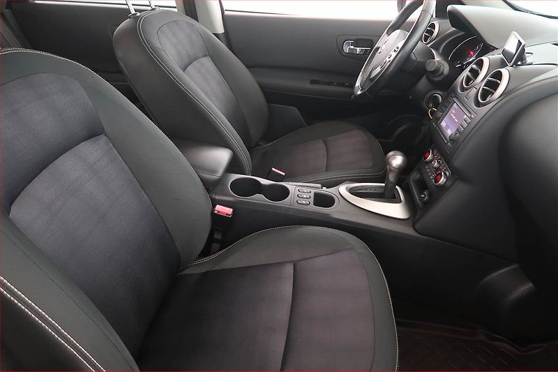 Nissan Qashqai (2013) 1.6, Automat, Tempomat - fotka 9 z 17
