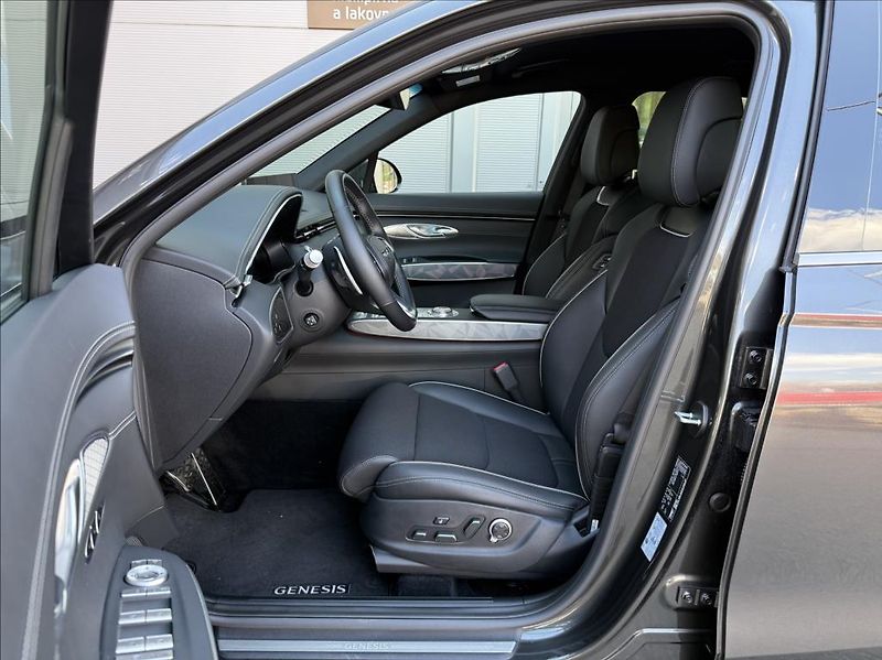 Genesis GV70 2,5 T AWD AT  Sport - fotka 7 z 22