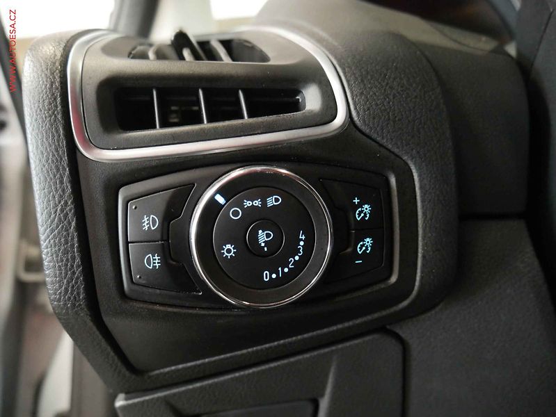 Ford Focus (2013) 1.6 TDi, AC, temp, tažné - fotka 20 z 20