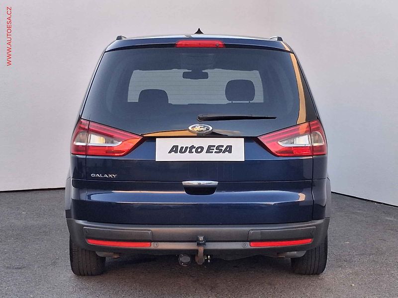 Ford Galaxy (2011) 2.2 TDCi, Titanium, TZ - fotka 5 z 17