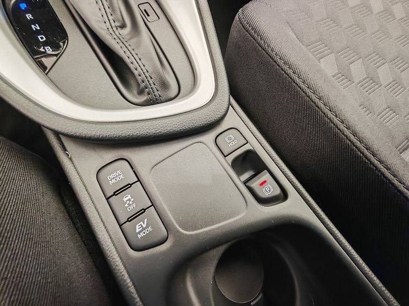 Toyota Yaris 1.5 Hybrid Comfort - fotka 28 z 30