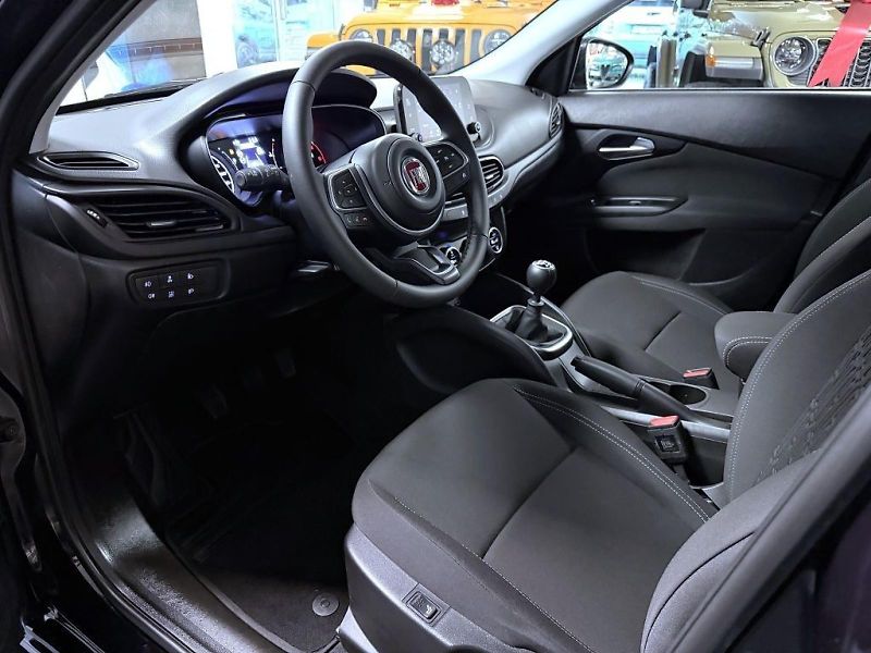 Fiat Tipo (2024) SW 1.6 MultiJet 130k MT6 Urban - fotka 6 z 18