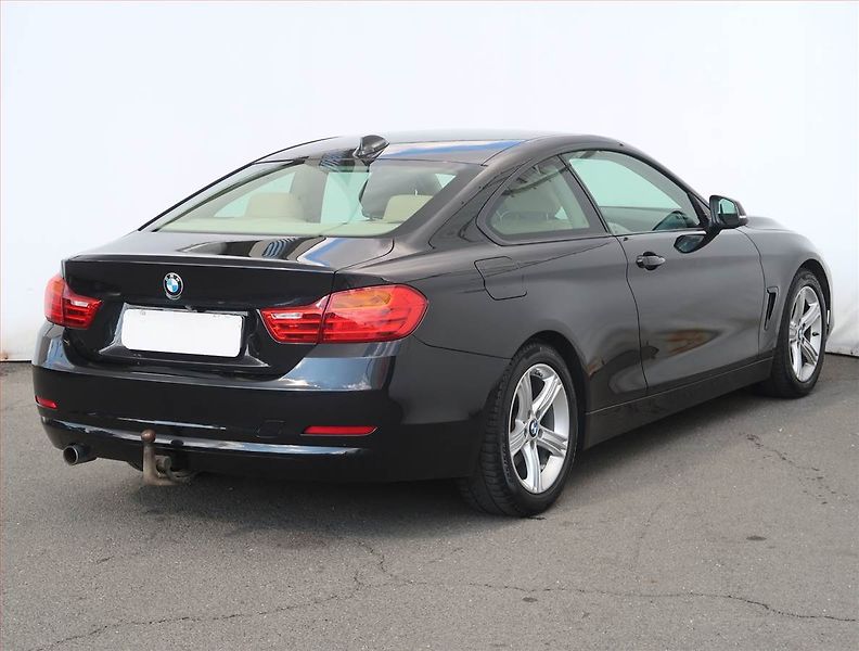 BMW Řada 4 (2014) 418d, Serv.kniha, Kůže - fotka 5 z 19