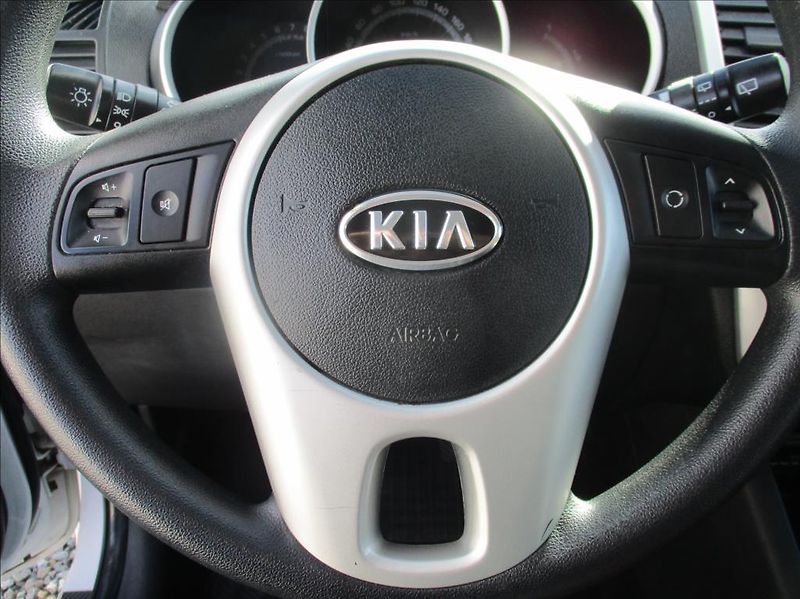 Kia Venga 1,4 i, klima,servis,2.maj,CZ, - fotka 25 z 39