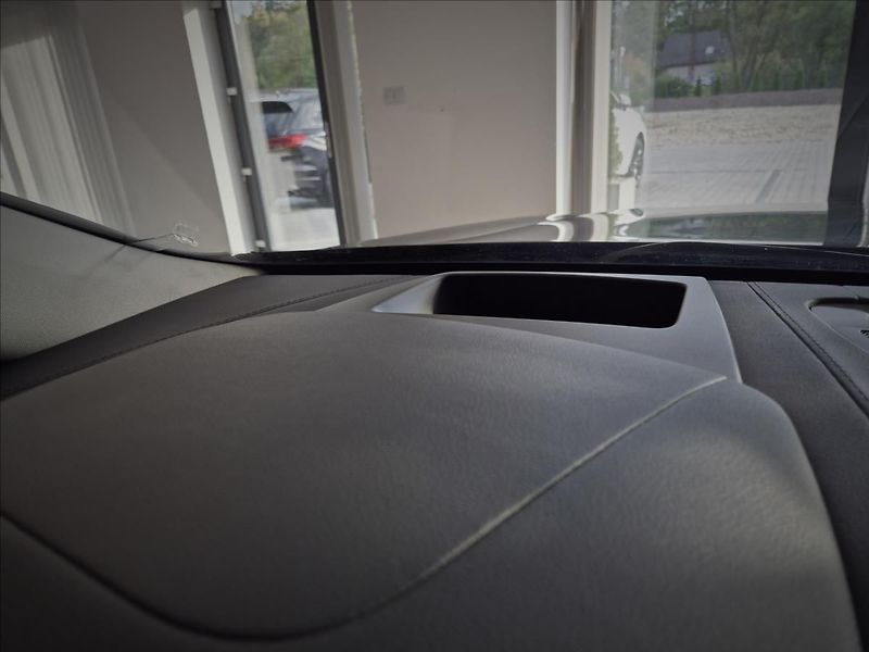 Volvo V90 CC D5 AWD Drive-E Pro POLESTAR - fotka 44 z 46