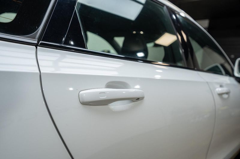 Volvo V90 Cross Country 2.0 140 kW - fotka 35 z 39