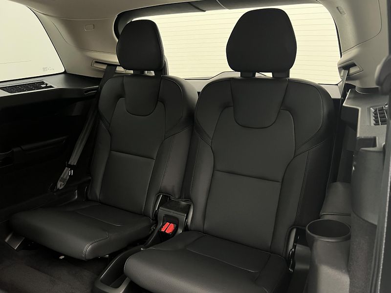 Volvo XC90 B5 AWD BRIGHT PLUS AUT 7 MÍST - fotka 21 z 49