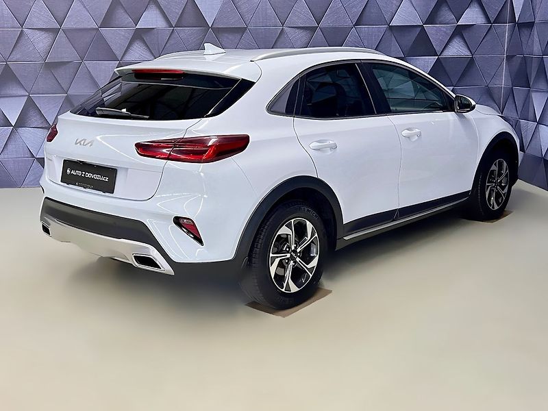Kia Ceed 1.6 CRDi 100 KW 7DCT EXCLUSIVE - fotka 7 z 24