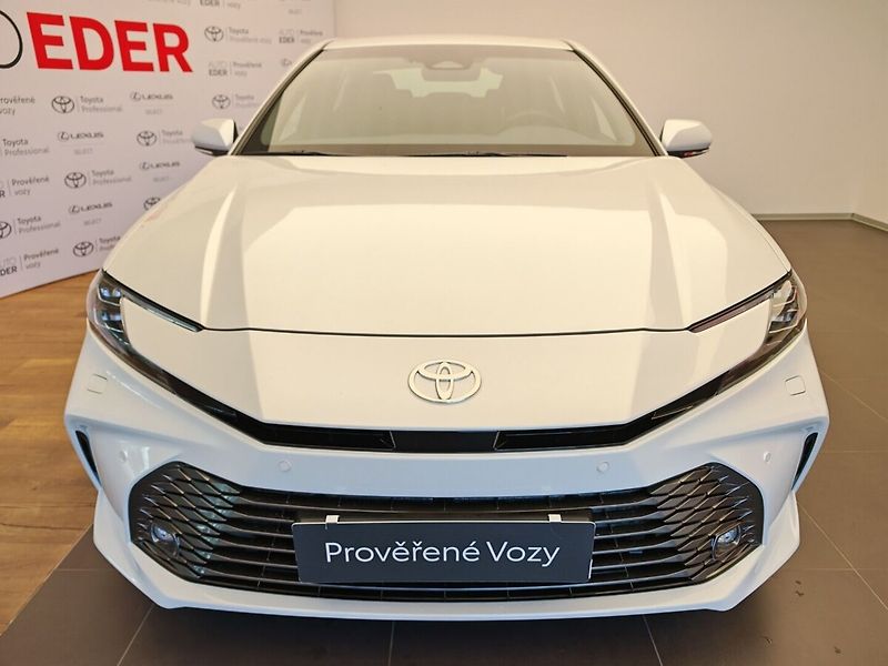Toyota Camry Prestige - fotka 2 z 38