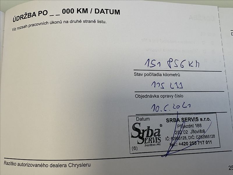 Jeep Grand Cherokee 3,0 CRD 184KW SUMMIT ČR.1.MAJ. - fotka 35 z 38
